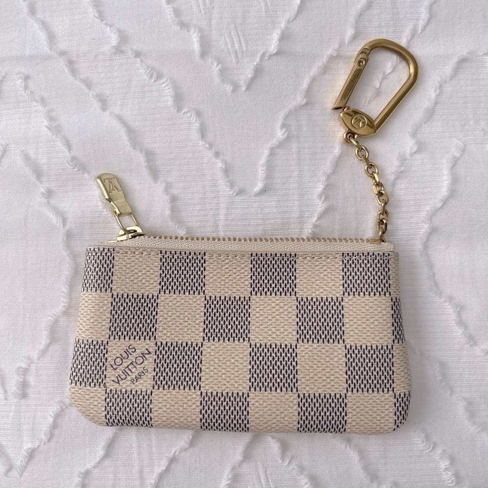 Authentic Louis Vuitton change purse (Damier Azur)